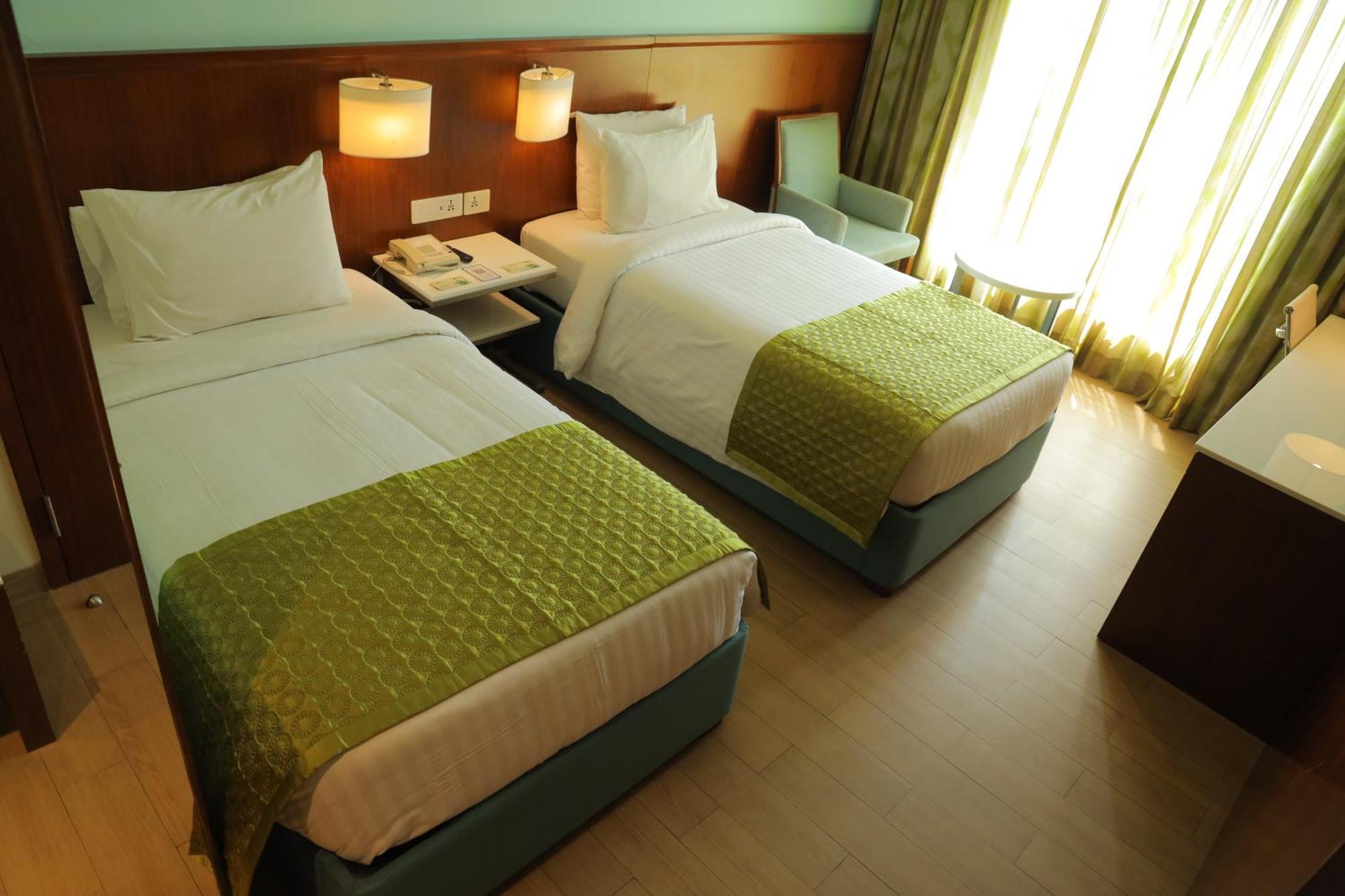 Fairfield By Marriott Indore Extérieur photo