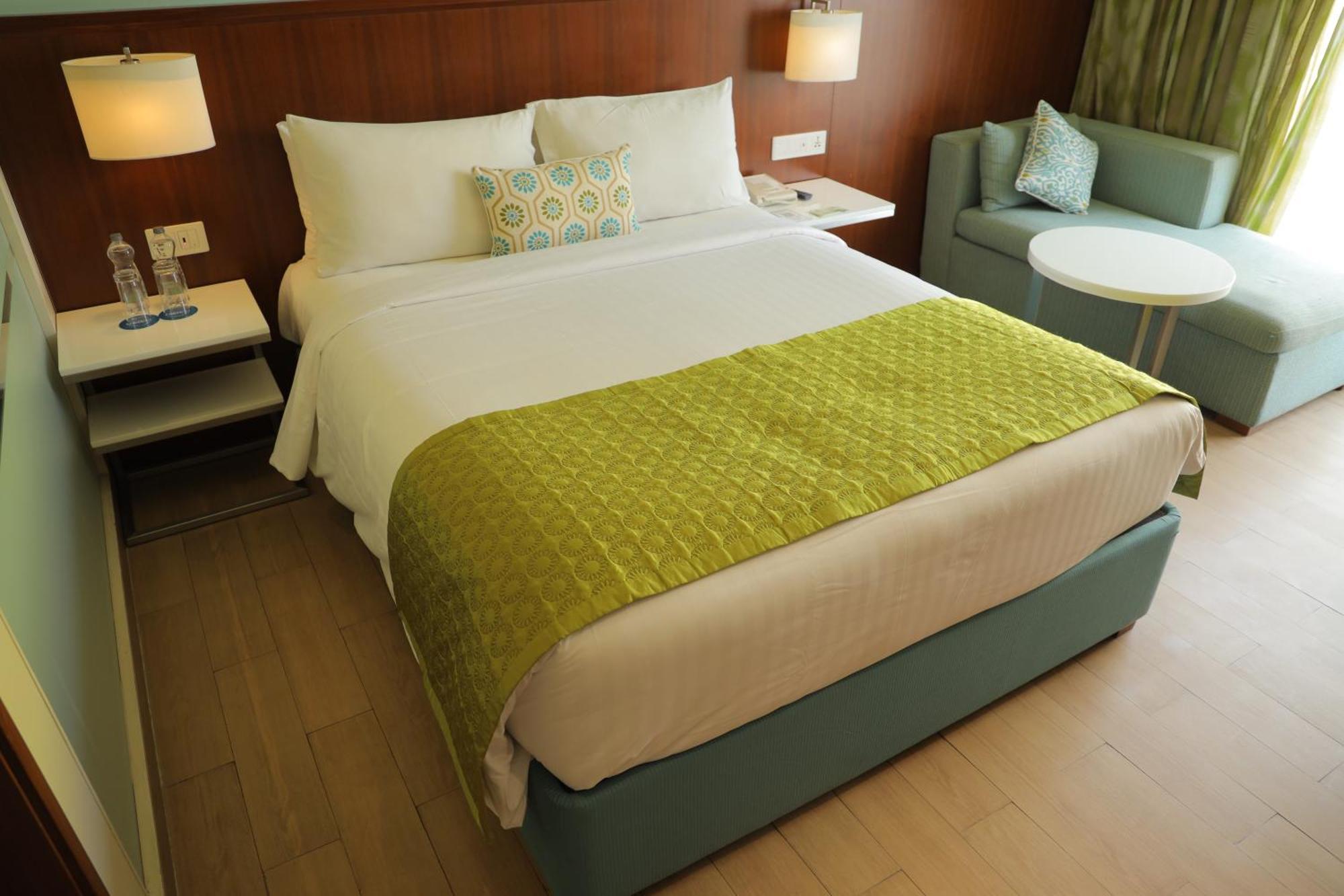 Fairfield By Marriott Indore Extérieur photo