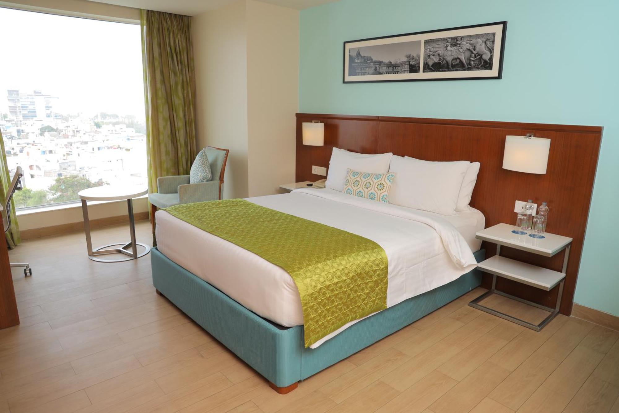 Fairfield By Marriott Indore Extérieur photo